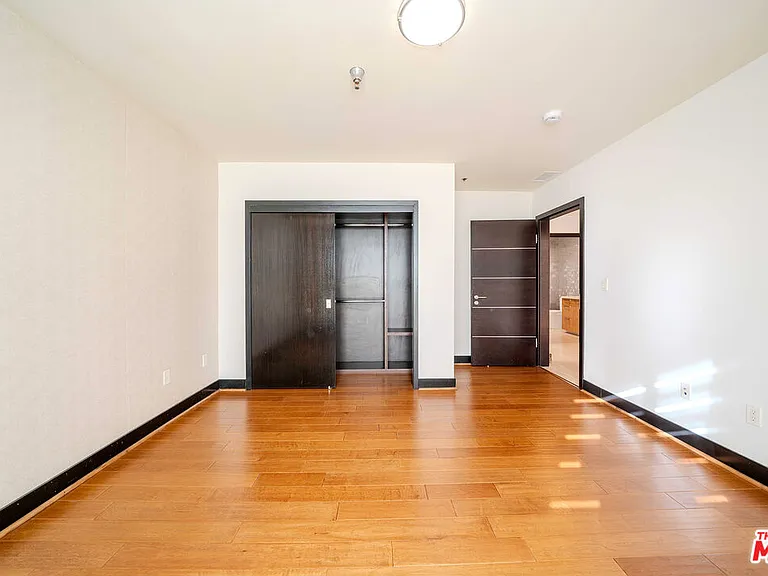 702 S Serrano Ave #501 — Photo 15