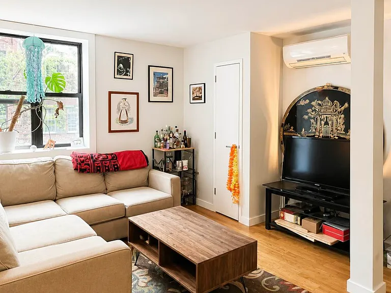 100 Dupont St #1H — Photo 3