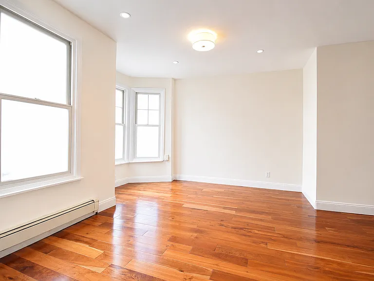 426 Jefferson St #1 — Photo 4