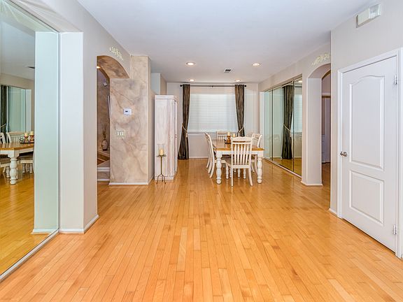 3rd image of 28429 Lobelia Ln