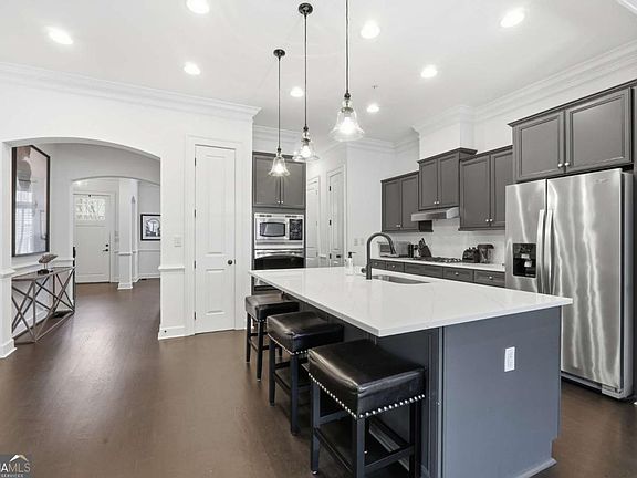 3rd image of 205 Riversgate Dr