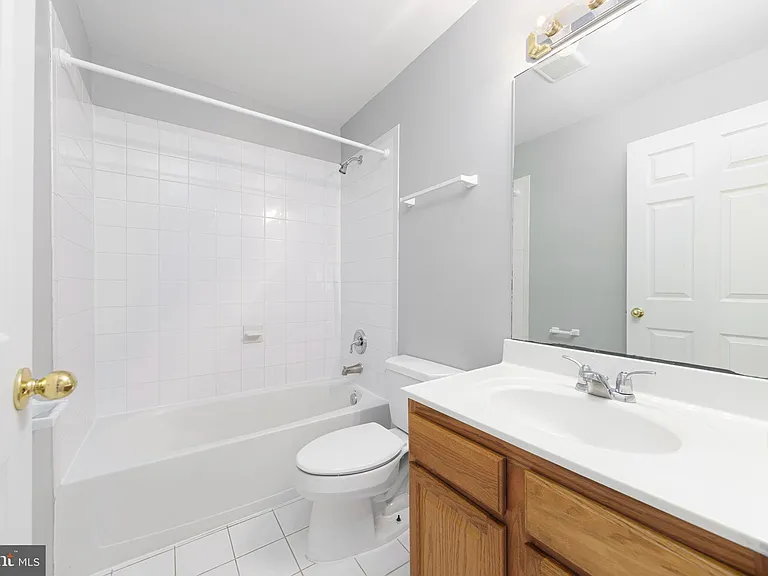 2032 S Langley St — Photo 29