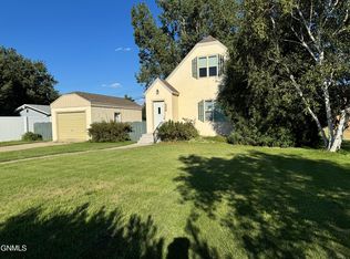 2410 University Ave, Williston, ND 58801
