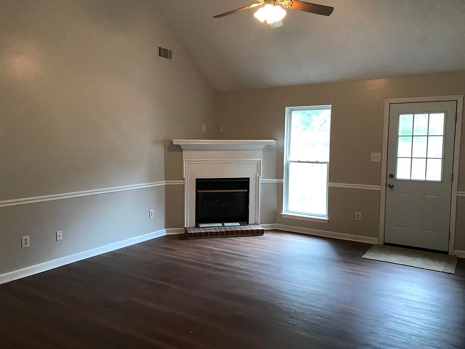 1st image of 200 Applecross Dr