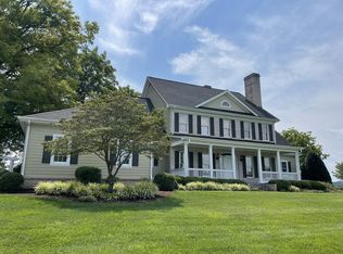 2835 Waters Edge Dr, Penhook, VA 24137