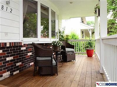1st image of 812 S 121st St