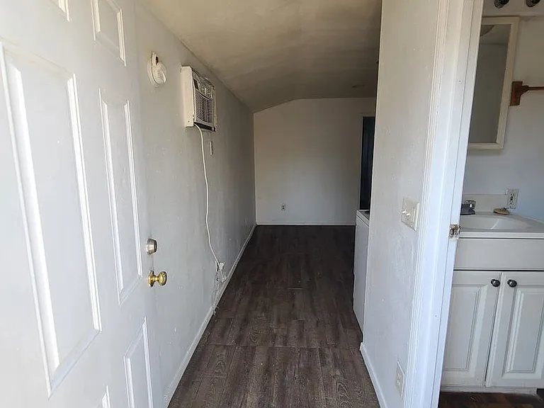1250 E Allen Rd — Photo 6