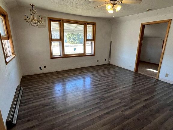 4th image of 710 3rd Ave E