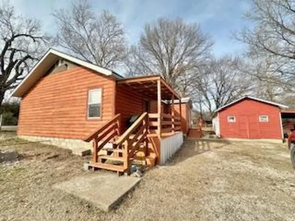 4349 County Road 2400, Coffeyville, KS 67337