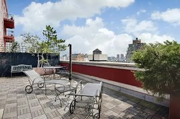 Rented by Douglas Elliman | media 15