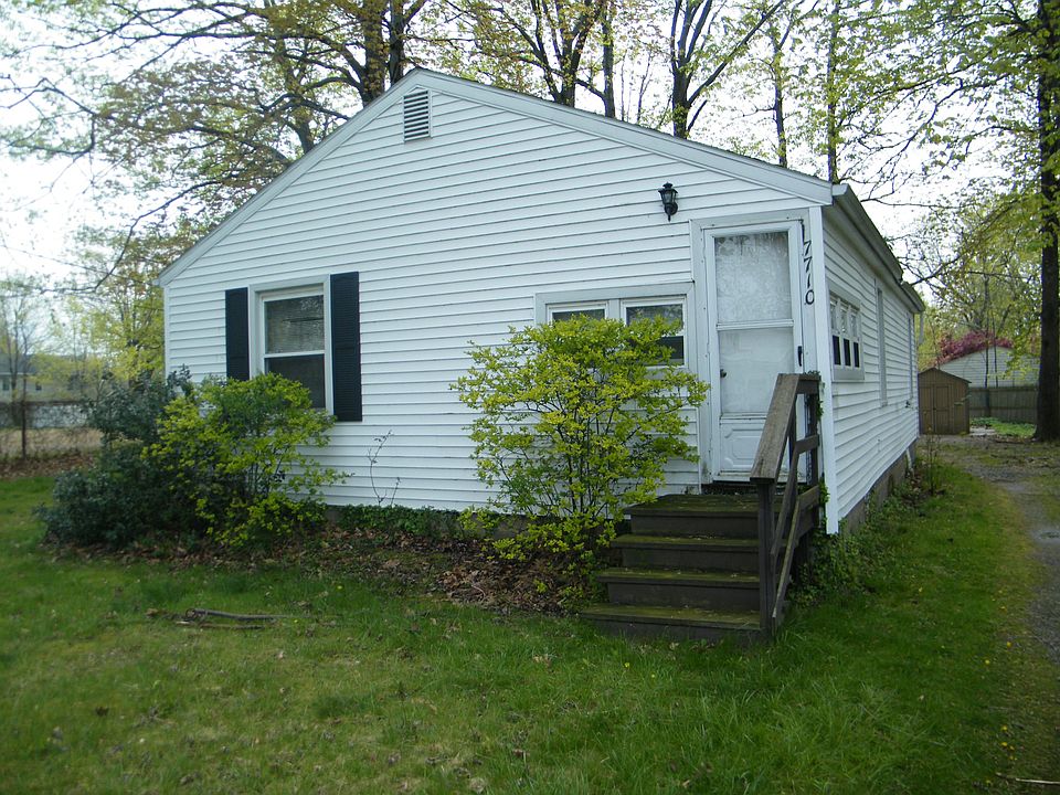 1st image of 7710 Pinehurst Dr
