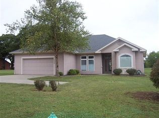 1624 W Maple St, Nevada, MO 64772