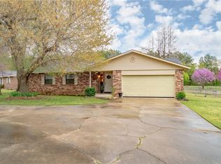 4201 Cherokee Cv, Springdale, AR 72764