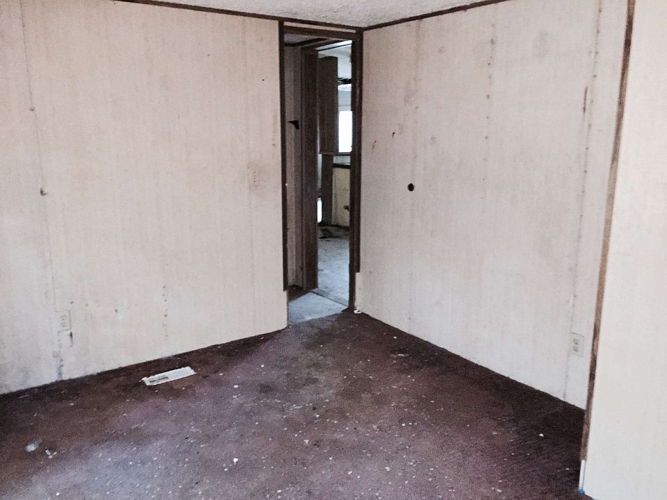 2nd image of 84 Tharpe Cir