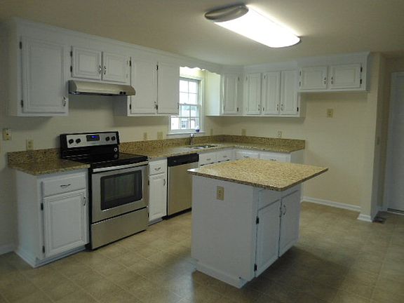 3rd image of 287 Skipjack Dr