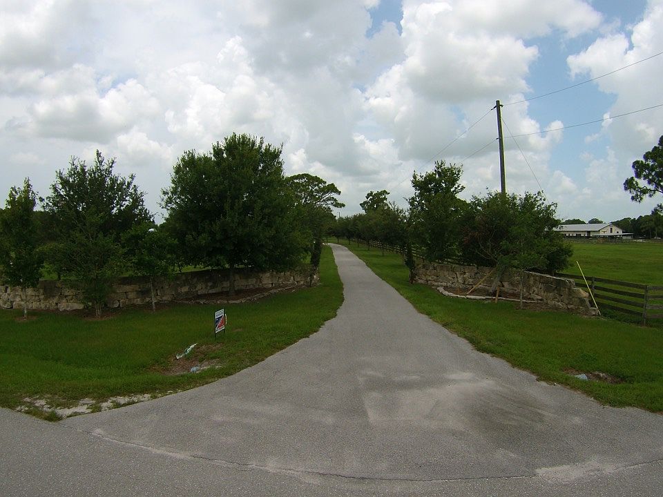 2nd image of 914 Nw 50th Drive