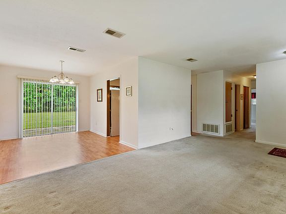 3rd image of 616 Temple Dr