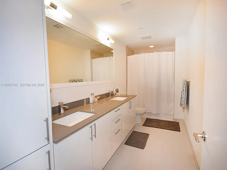 999 SW 1st Ave #1611 — Photo 13