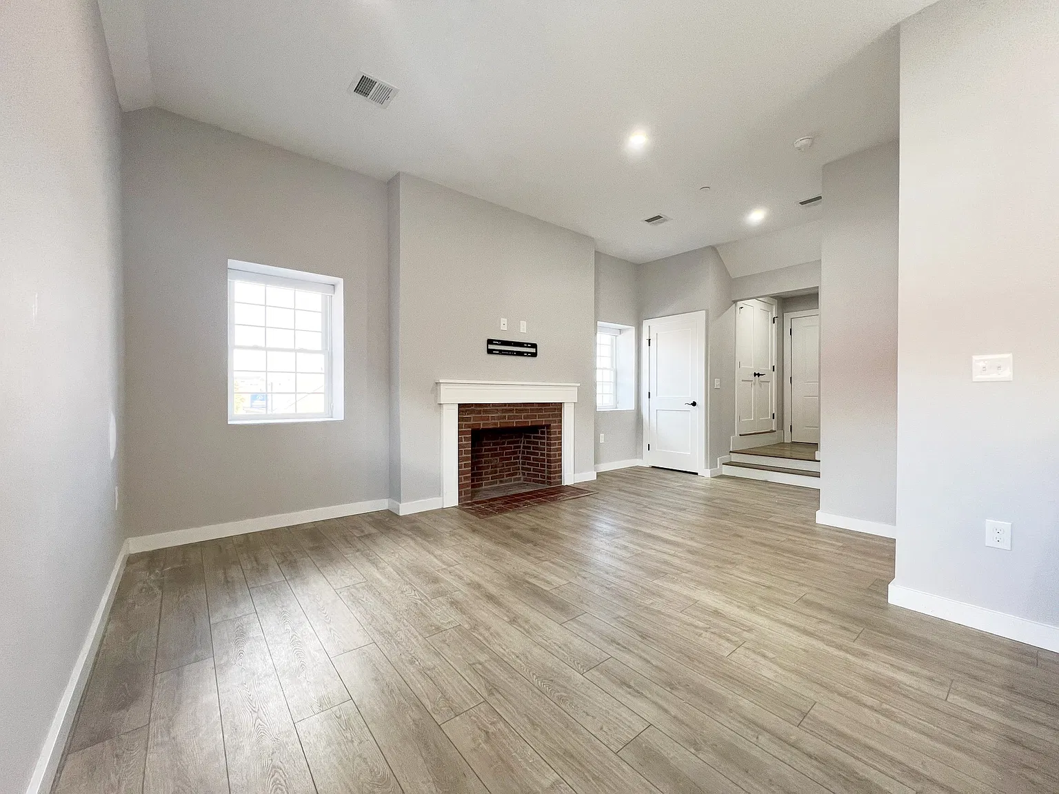 1 bed, 730 sqft, $2,350 — Photo 3
