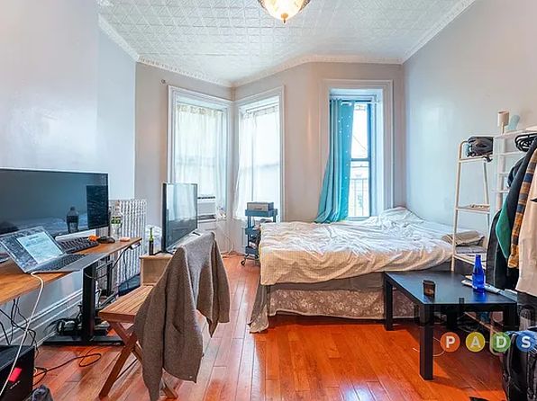 879 Saint Johns Pl APT 4
