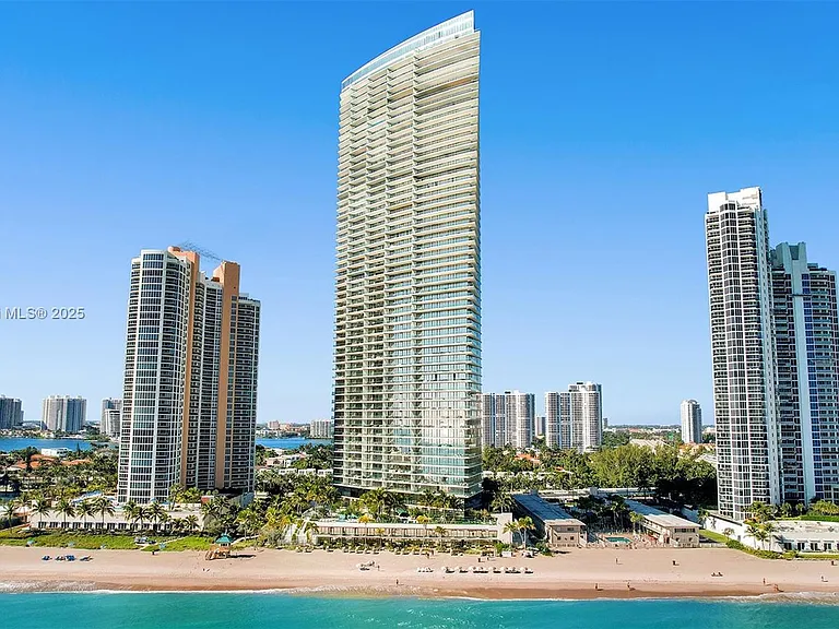 18975 SE Collins Ave #3504 — Photo 58