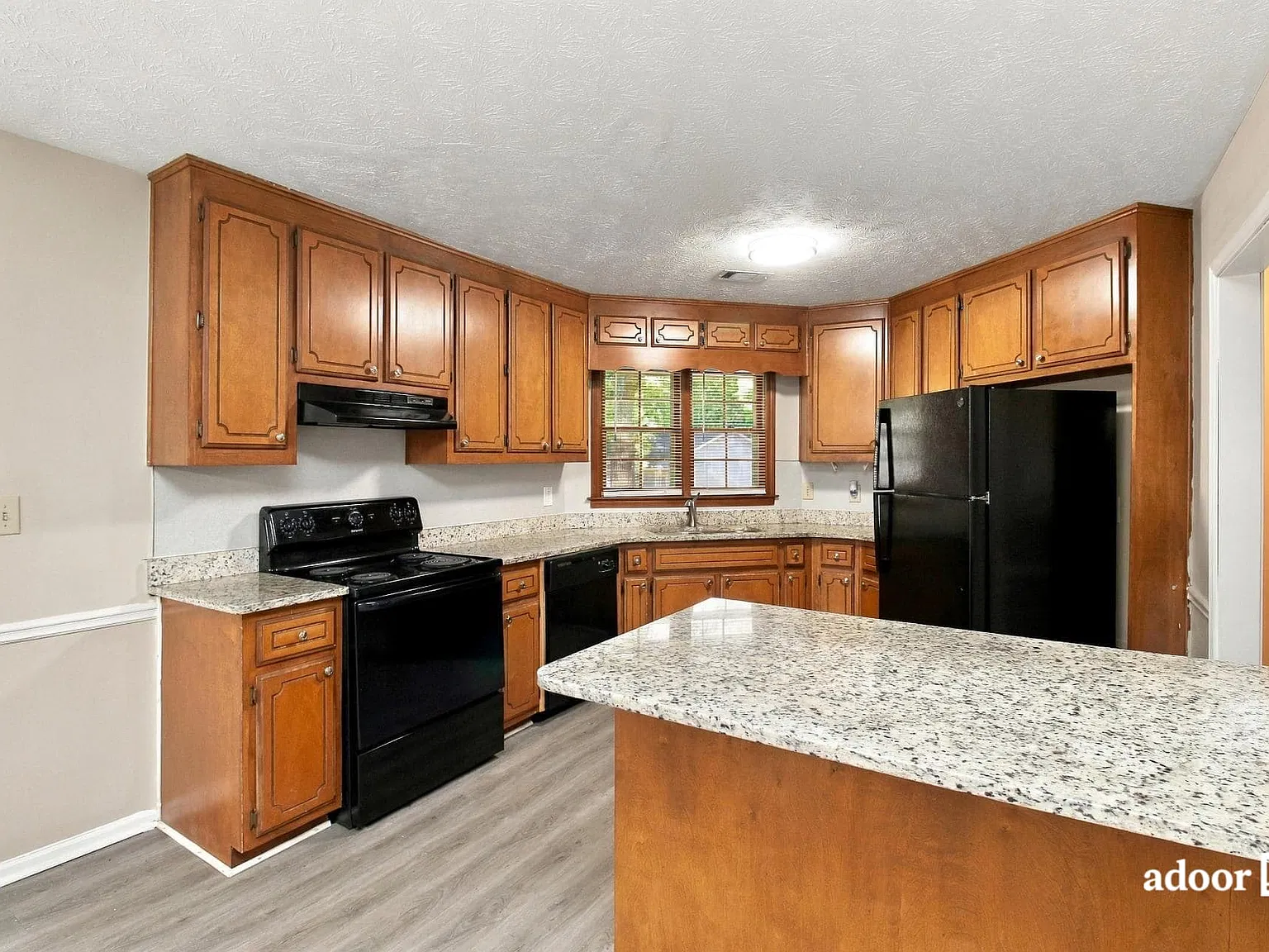 3 bed, 2.0 bath, 1446 sqft, $1,775 — Photo 2