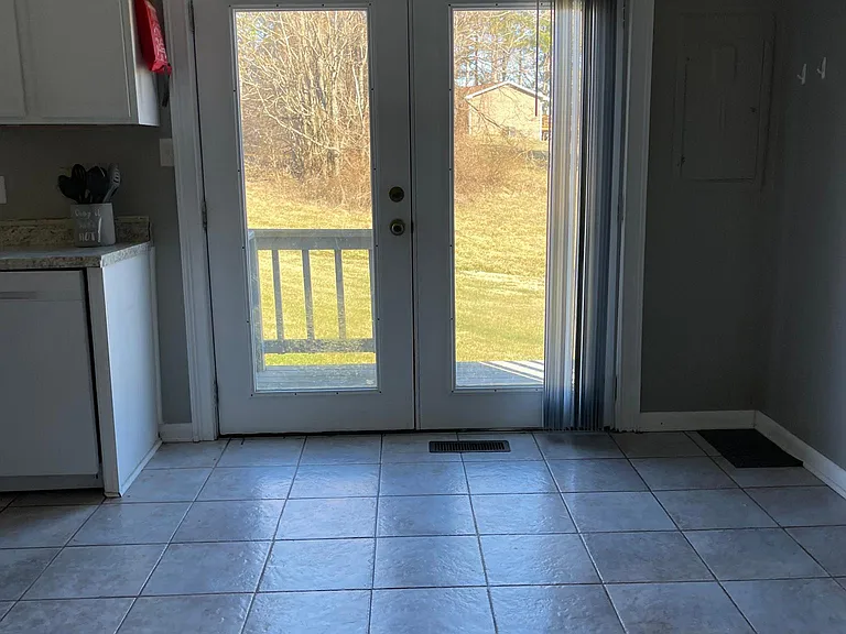 230 Oakcrest Cir #230 — Photo 3