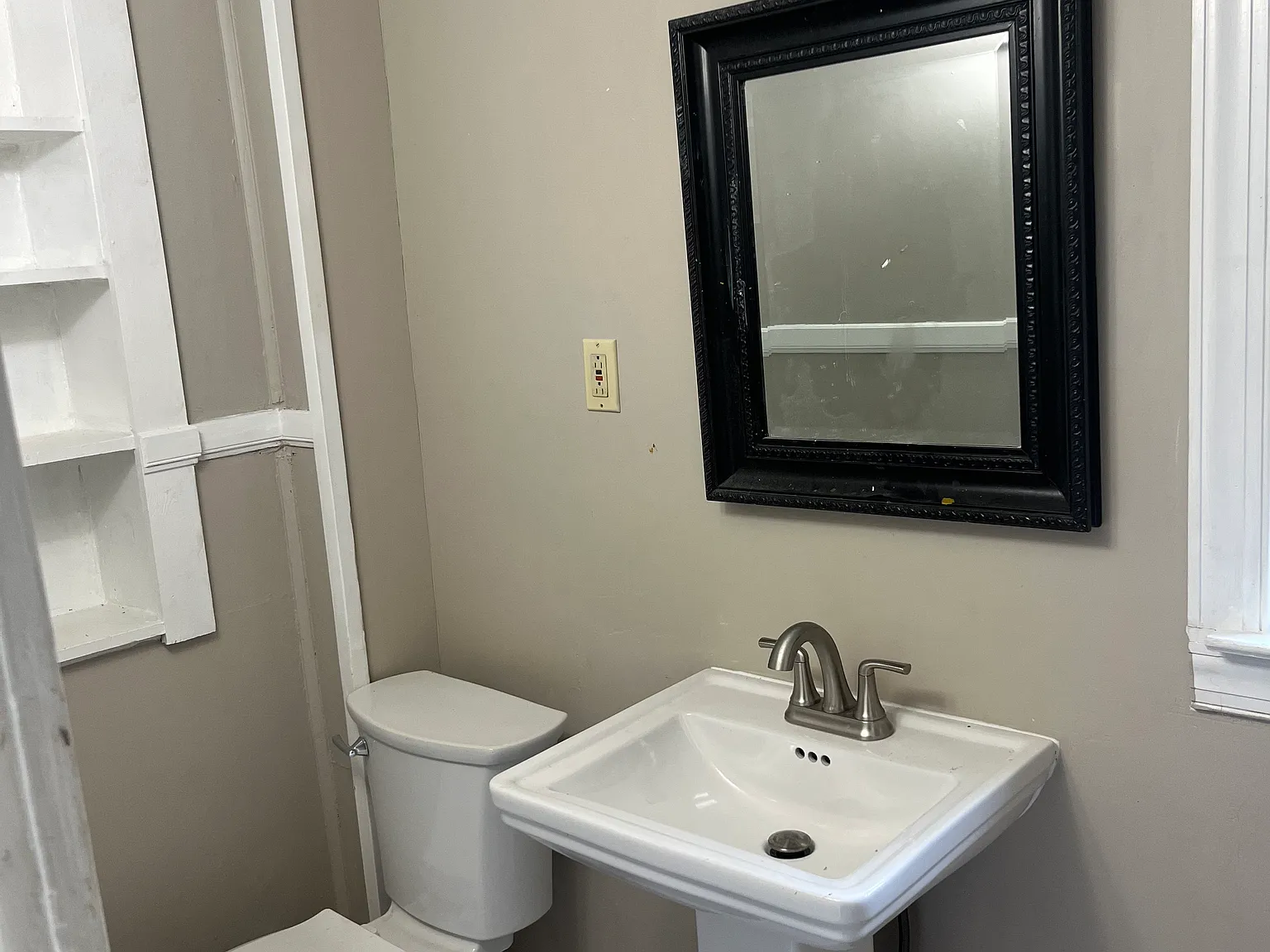 2693 Gwinnett Dr — Photo 3