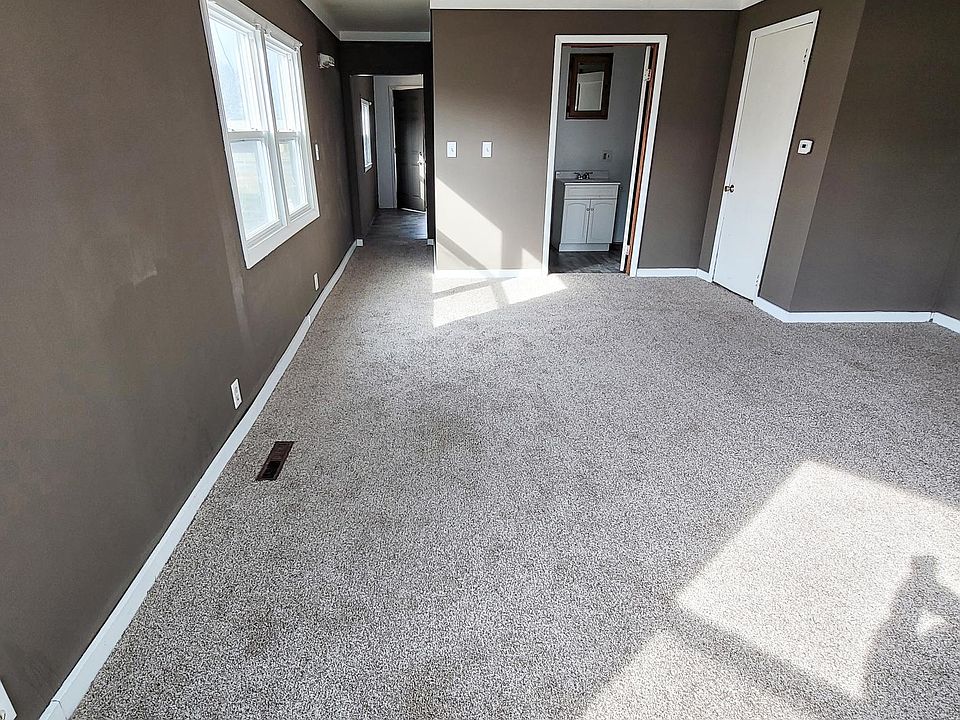 206 N Main St, Leaf River, IL 61047 Zillow