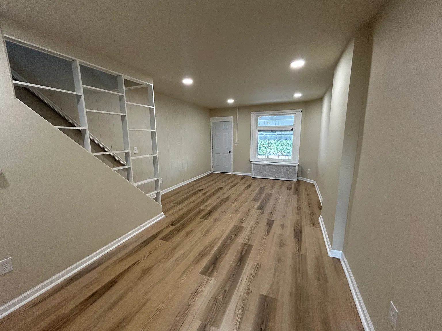 3 bed, 1200 sqft, $2,000 — Photo 3