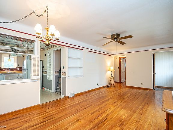 3rd image of 135 Willard Ave