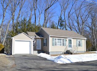 29 Easy St, South Hadley, MA 01075