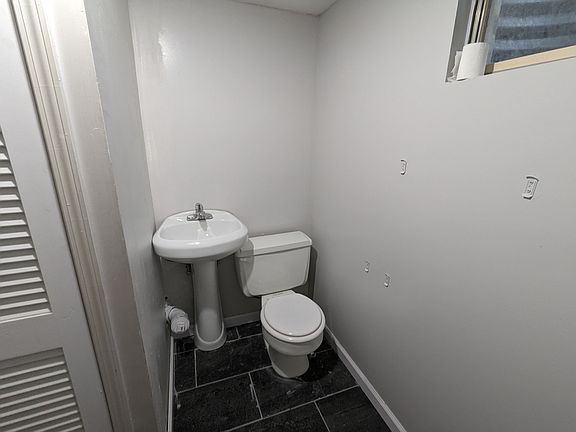 5th image of 1005-1007 NW Range St