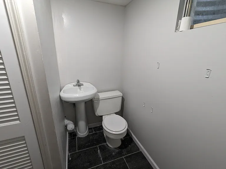 1005-1007 NW Range St — Photo 5