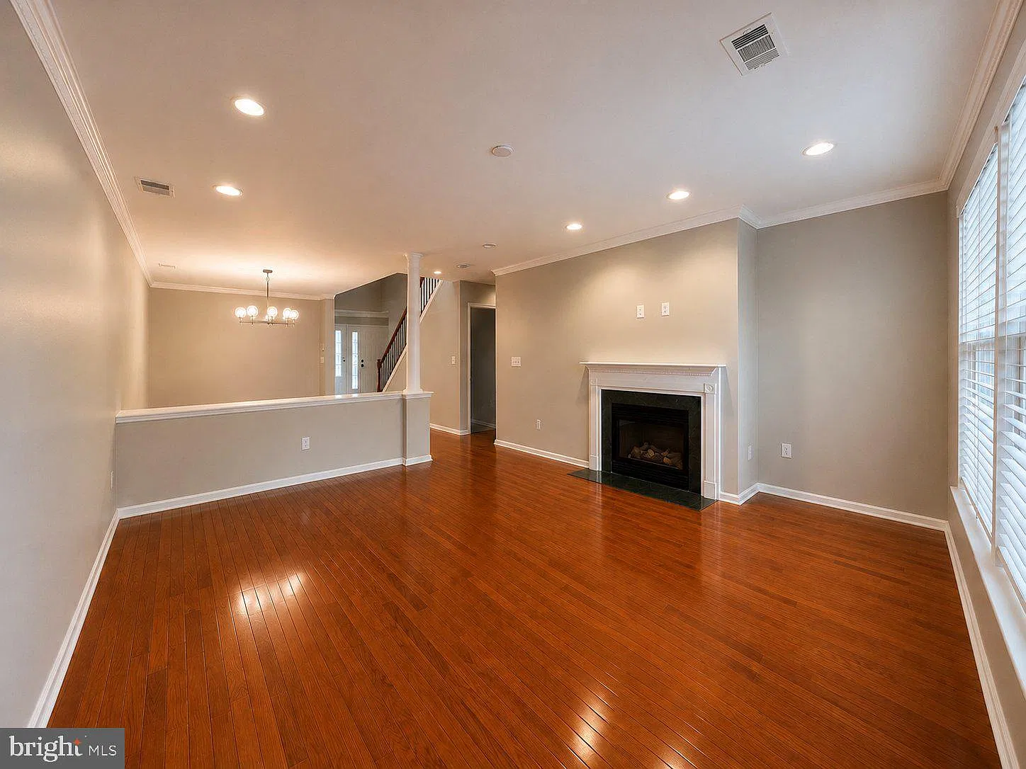 3 bed, 2.5 bath, 2208 sqft, $3,800 — Photo 3