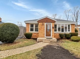 6 N Irving Ave, Hillside, IL 60162
