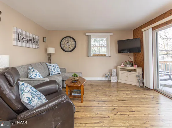 41 Lake Dr, Lake Harmony, PA 18624