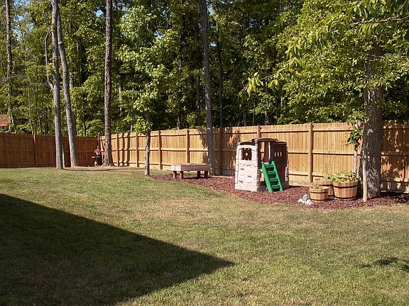 5th image of 8 Oakville Ct