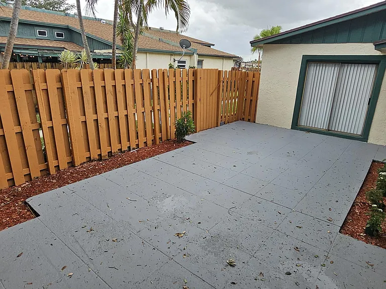 1016 Manor Dr #5C — Photo 4