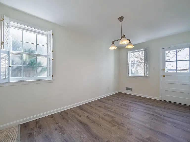 2702 Navarre Dr — Photo 12