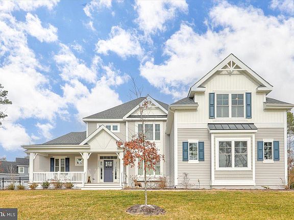 4th image of 19076 Winterberry St