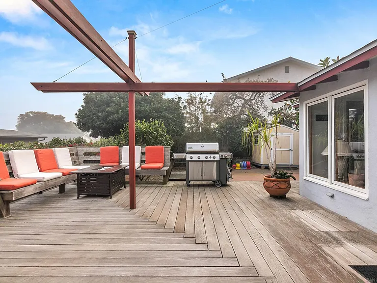 541 Tarento Dr — Photo 7