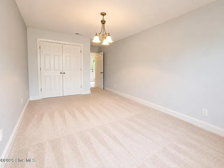 112 Wilda Dr — Photo 4