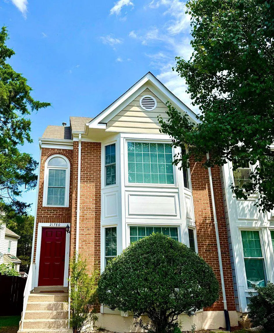 4 bed, 3.5 bath, 2250 sqft, $3,600 — Photo 1