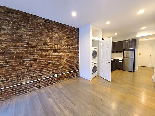 88 W Cedar St #1 Photo 1