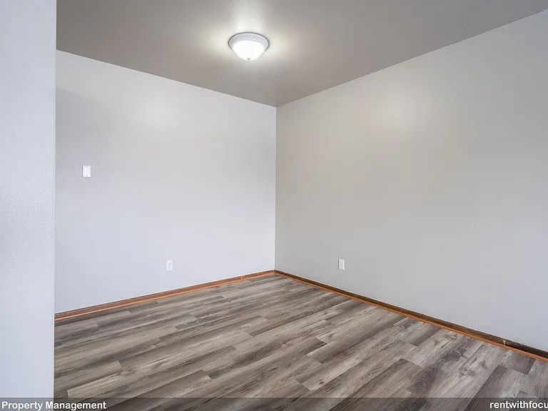 1225 Doctors Dr — Photo 4