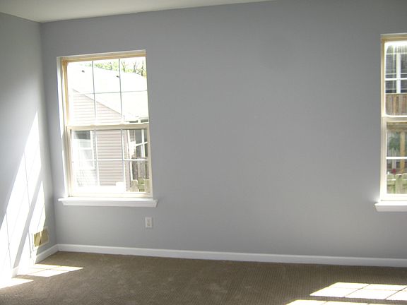 4th image of 13 Brainard Ave