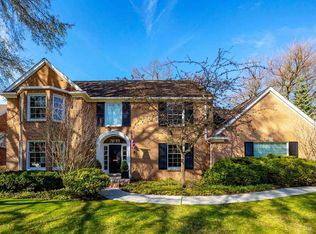 19 Elmsleigh Ln, Grosse Pointe, MI