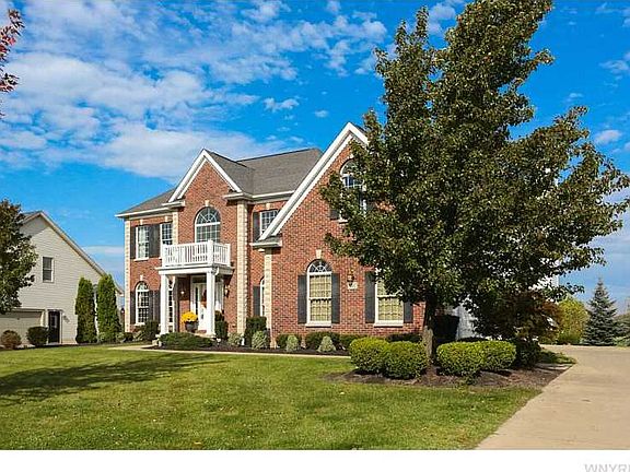 3rd image of 8817 Stonebriar Dr
