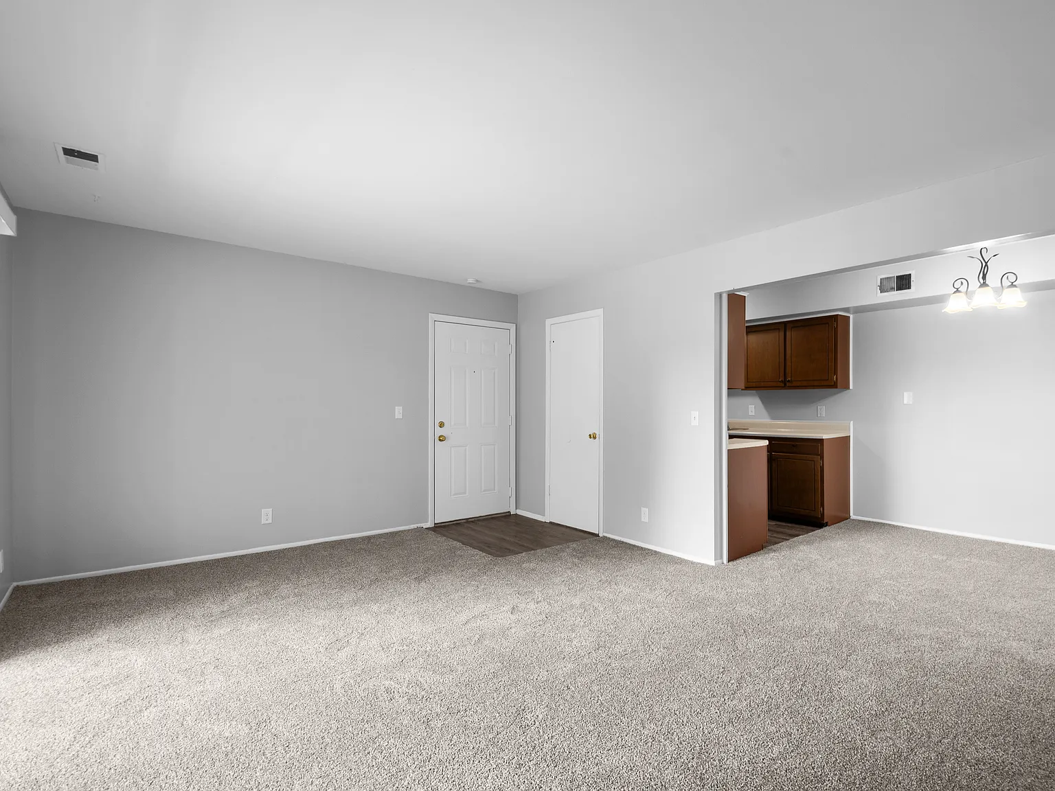 2 bed, 1100 sqft, $1,095 — Photo 2